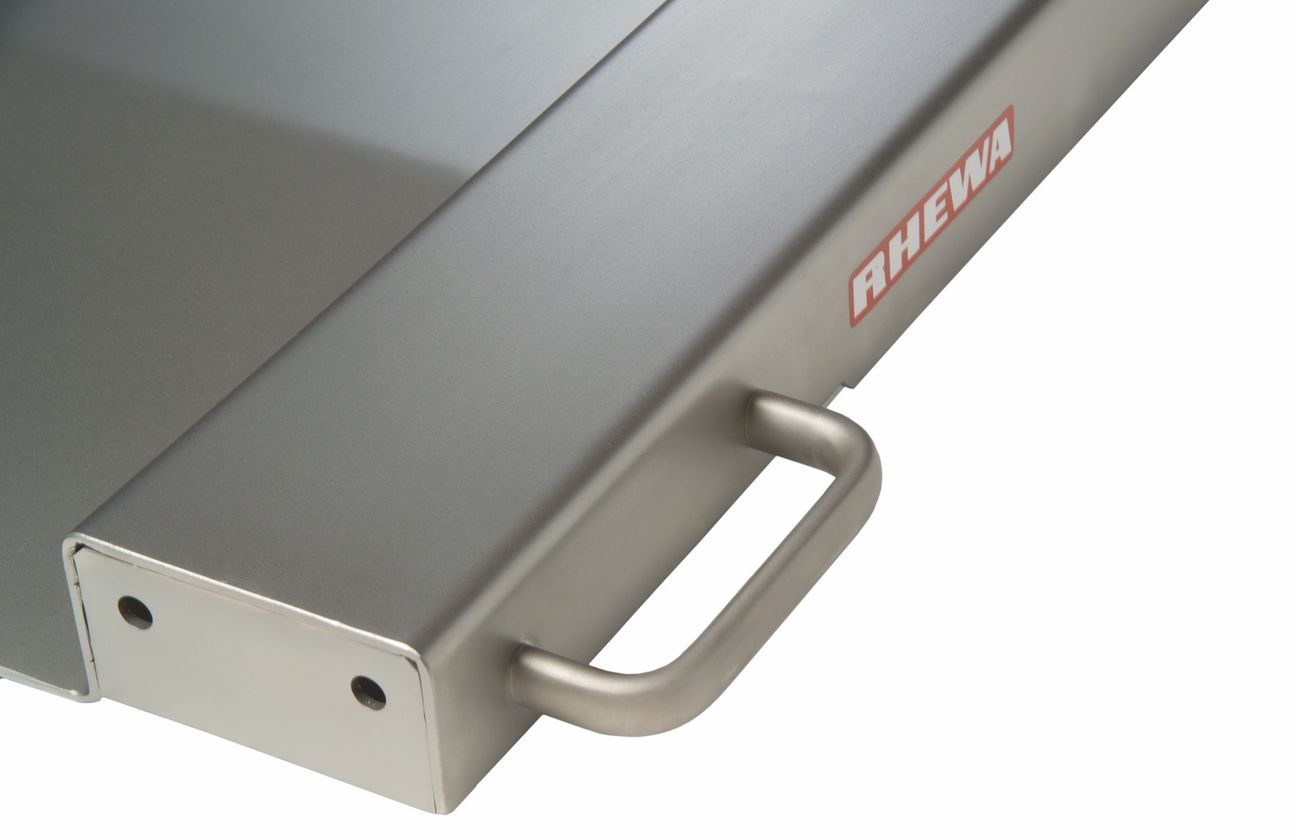 [Translate to english:] 0261 – 4 Edelstahlgriffe zum Anheben/Versetzen der Wägebrücke